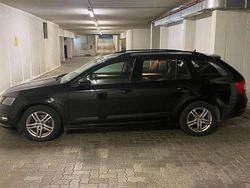 Schwarz Gebraucht 2018 Skoda Octavia Active Kombi | 11.300 € (Fairer Preis)