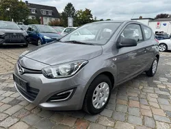 Grau Gebraucht 2013 Hyundai i20 Edition Kleinwagen | 3.990 € (Fairer Preis)