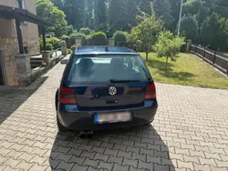 Blau Gebraucht 2002 VW Golf IV Kleinwagen | 2.500 € (Fairer Preis)