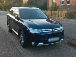 Blau Gebraucht 2014 Mitsubishi Outlander Invite SUV | 8.950 € (Guter Preis)