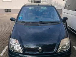 Grün Gebraucht 2002 Renault Scénic Van / Kleinbus | 1.000 €