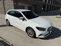 Weiß Gebraucht 2020 Mercedes B180 Progressive Van / Kleinbus | 21.490 € (Superpreis)