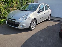 Silber Gebraucht 2010 Renault Clio III Kombi | 3.200 € (Fairer Preis)