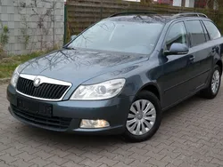 Grau Gebraucht 2010 Skoda Octavia Ambiente Kombi | 2.999 €