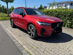 Rot Gebraucht 2023 Volvo XC60 Plus SUV | 56.500 € (Etwas zu teuer)