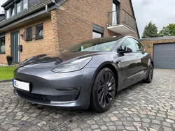 Grau Gebraucht 2022 Tesla Model 3 Performance Limousine | 33.500 € (Fairer Preis)