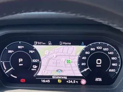 Grau Gebraucht 2021 Audi e-tron Basis SUV | 28.000 € (Fairer Preis)