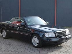 Schwarz Gebraucht 1997 Mercedes E220 Edition Cabrio | 22.950 € (Fairer Preis)