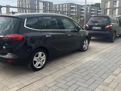 Schwarz Gebraucht 2012 Opel Zafira Van / Kleinbus | 6.500 € (Fairer Preis)
