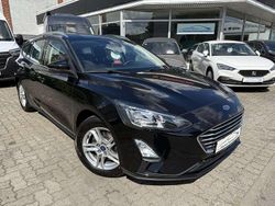 Obsidianschwarz metallic Gebraucht 2021 Ford Focus Cool & Connect Kombi | 16.990 € (Superpreis)
