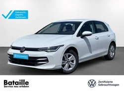 Weiß Gebraucht 2024 VW Golf VIII Life Limousine | 23.430 € (Guter Preis)