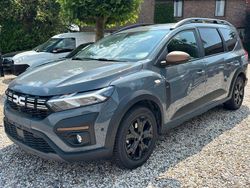 Grau Gebraucht 2023 Dacia Jogger Extreme Van / Kleinbus | 15.990 €