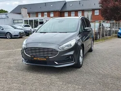 Grau Gebraucht 2020 Ford Galaxy Titanium Van / Kleinbus | 16.495 € (Fairer Preis)