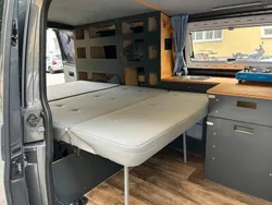 Grau Gebraucht 2010 VW T5 Van | 24.500 €