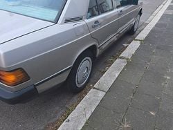 Grau Gebraucht 1987 Mercedes 190 Limousine | 13.500 €