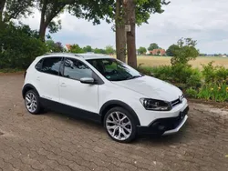Weiß Gebraucht 2015 VW Polo Cross Kleinwagen | 10.500 € (Etwas zu teuer)