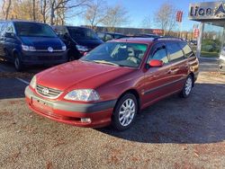 Rot Gebraucht 2002 Toyota Avensis Limousine | 1.999 €