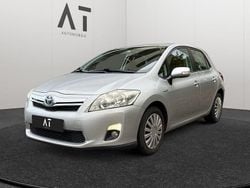Silber Gebraucht 2011 Toyota Auris Hybrid Executive Limousine | 8.690 € (Fairer Preis)