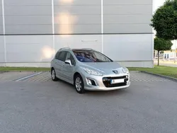 Silber Gebraucht 2011 Peugeot 308 Family Kombi | 5.990 € (Teuer)