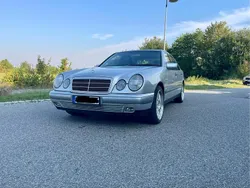 Silber Gebraucht 1998 Mercedes E240 Limousine | 7.000 €