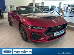 Molten magenta metallic (rot) Neu 2025 Ford Mustang Cabrio | 64.105 € (Teuer)