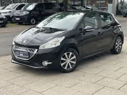 Schwarz Gebraucht 2013 Peugeot 208 Active Kleinwagen | 7.399 € (Fairer Preis)