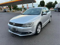 Silber Gebraucht 2011 VW Jetta Limousine | 7.950 € (Etwas zu teuer)