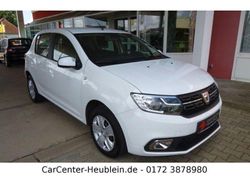Weiss Gebraucht 2018 Dacia Sandero Lauréate Limousine | 7.790 € (Etwas zu teuer)
