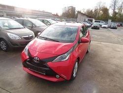 Rot Gebraucht 2017 Toyota Aygo X-play Kleinwagen | 8.400 € (Fairer Preis)