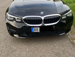 Schwarz Gebraucht 2020 BMW 320 Sport Line Kombi | 22.500 € (Guter Preis)