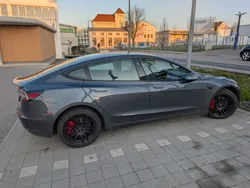 Grau Gebraucht 2021 Tesla Model 3 Limousine | 29.550 € (Guter Preis)