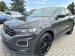 Grau Gebraucht 2022 VW T-Roc R-line SUV | 20.590 €