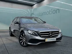 Grau Gebraucht 2019 Mercedes E300 Avantgarde Limousine | 30.400 € (Fairer Preis)