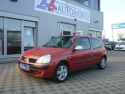 Orange Gebraucht 2004 Renault Clio II Kleinwagen | 3.500 € (Etwas zu teuer)
