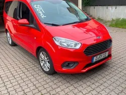 Rot Gebraucht 2019 Ford Tourneo Courier Titanium Van / Kleinbus | 9.500 € (Guter Preis)