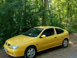 Gelb Gebraucht 1999 Renault Mégane Coupé Coupé | 1.450 €