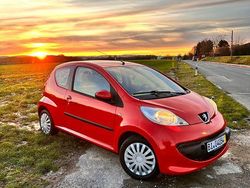 Rot Gebraucht 2006 Peugeot 107 Kleinwagen | 2.000 € (Etwas zu teuer)