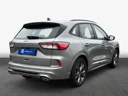 Solar silver metallic Gebraucht 2023 Ford Kuga ST-Line SUV | 24.470 € (Superpreis)
