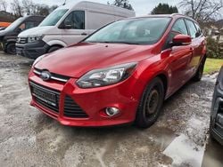 Rot Gebraucht 2012 Ford Focus Champions Edition Kombi | 2.999 € (Guter Preis)