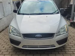 Silber Gebraucht 2006 Ford Focus Limousine | 3.780 € (Fairer Preis)