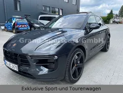 Grau Gebraucht 2021 Porsche Macan Turbo SUV | 84.500 €
