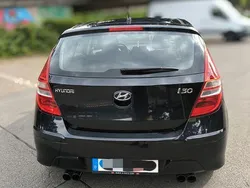 Schwarz Gebraucht 2011 Hyundai i30 Classic Limousine | 2.200 € (Fairer Preis)