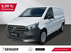 Weiß Gebraucht 2024 Mercedes Vito Van / Kleinbus | 36.593 € (Fairer Preis)