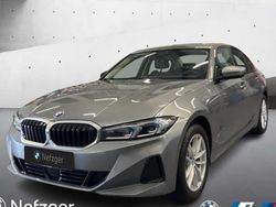 Grau Gebraucht 2024 BMW 318 Comfort Edition Limousine | 35.400 € (Fairer Preis)