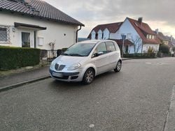 Silber Gebraucht 2006 Lancia Musa Van / Kleinbus | 3.350 €