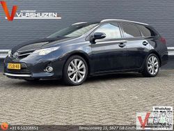 Grau Gebraucht 2013 Toyota Auris Touring Sports Kombi | 6.450 €