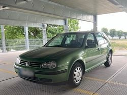 Grün Gebraucht 1999 VW Golf IV Comfortline Kleinwagen | 1.500 € (Fairer Preis)