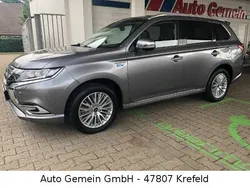 Platinumgrau Gebraucht 2019 Mitsubishi Outlander P-HEV Plus SUV | 21.750 € (Etwas zu teuer)