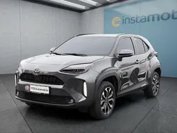 Grau Gebraucht 2025 Toyota Yaris Cross SUV | 29.749 € (Fairer Preis)