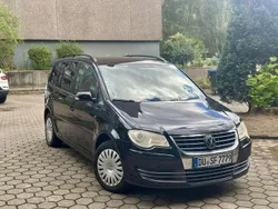 Schwarz Gebraucht 2008 VW Touran Trendline Van / Kleinbus | 3.600 € (Fairer Preis)